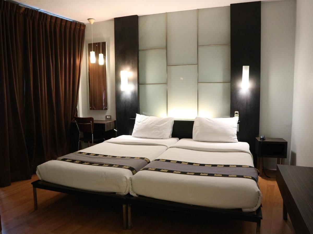 Swana Bangkok Hotel Esterno foto