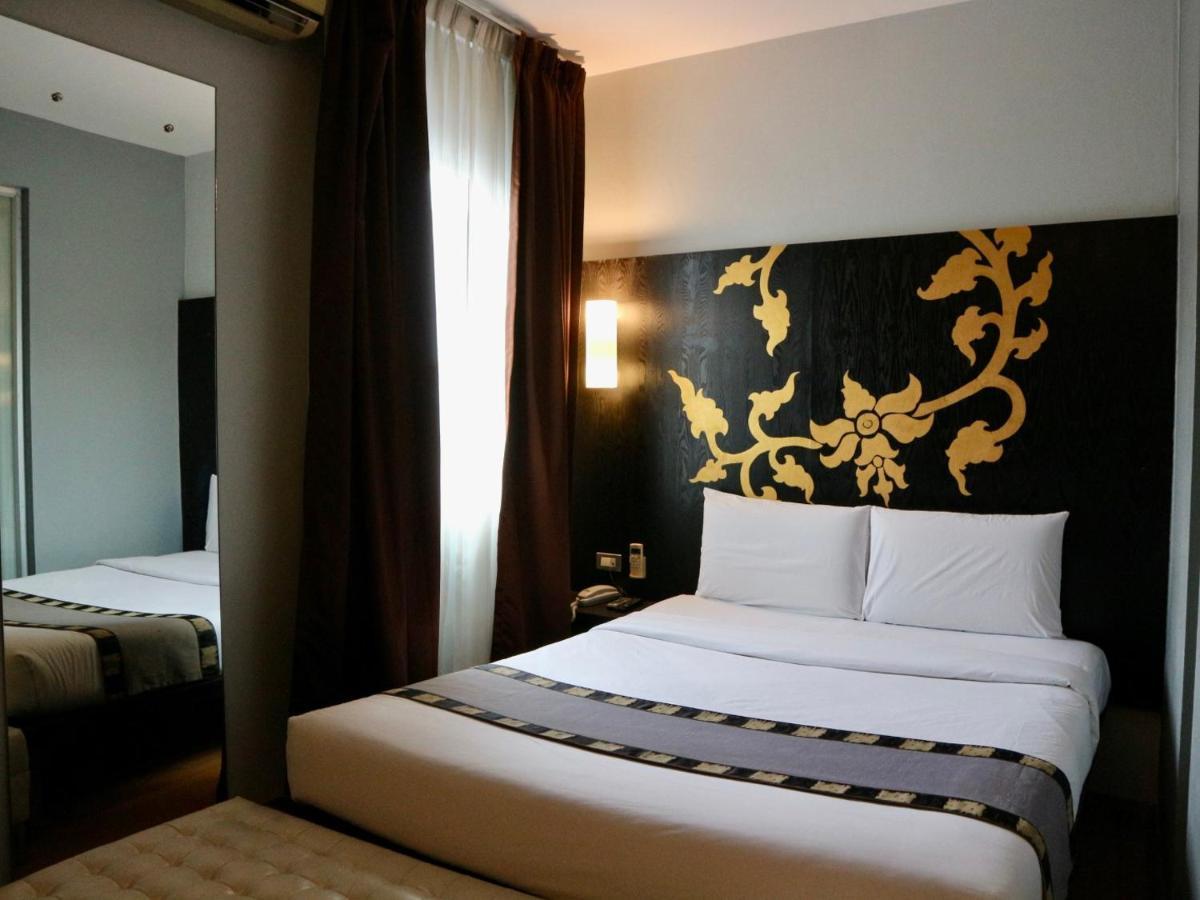 Swana Bangkok Hotel Esterno foto