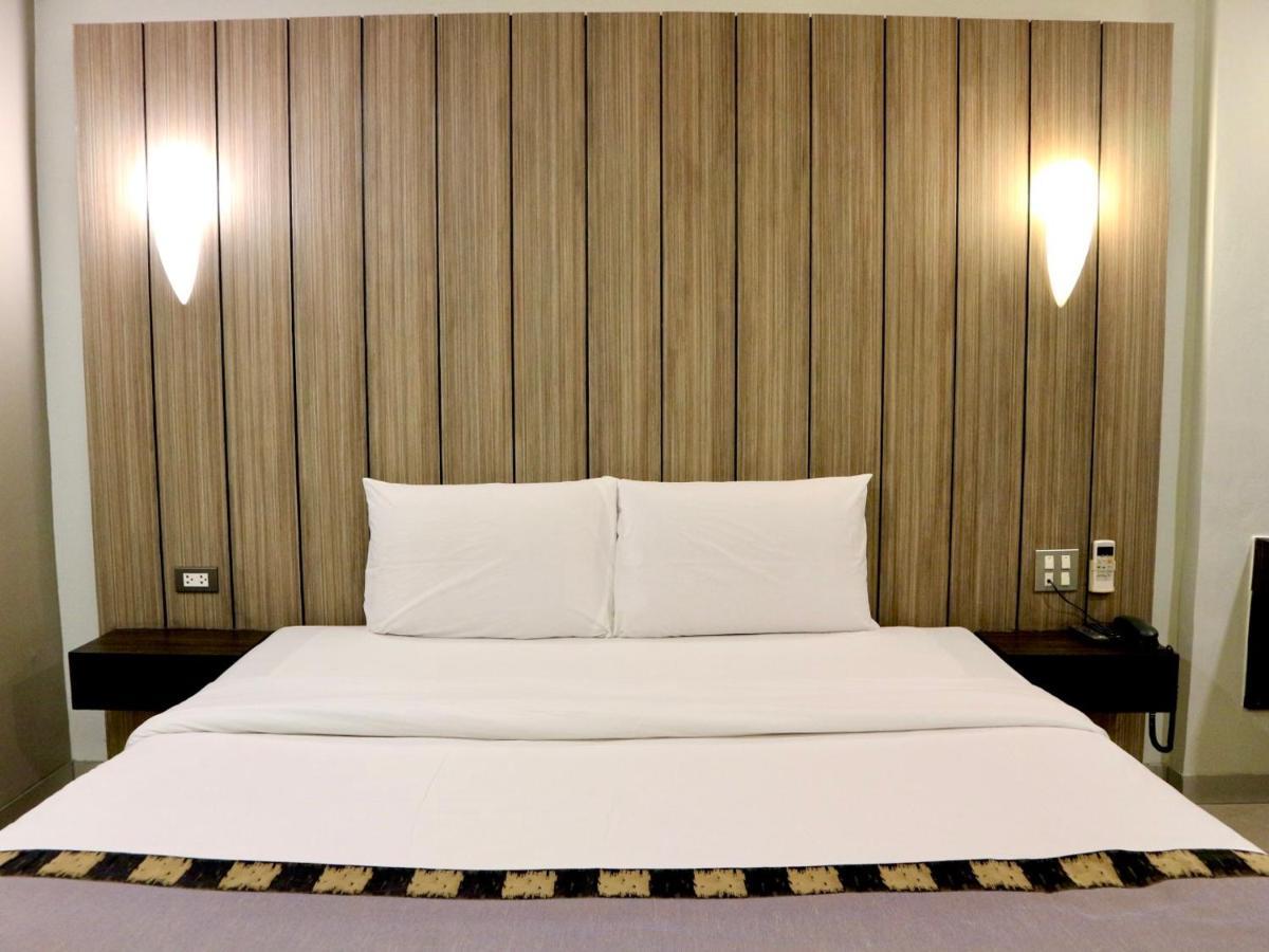 Swana Bangkok Hotel Esterno foto