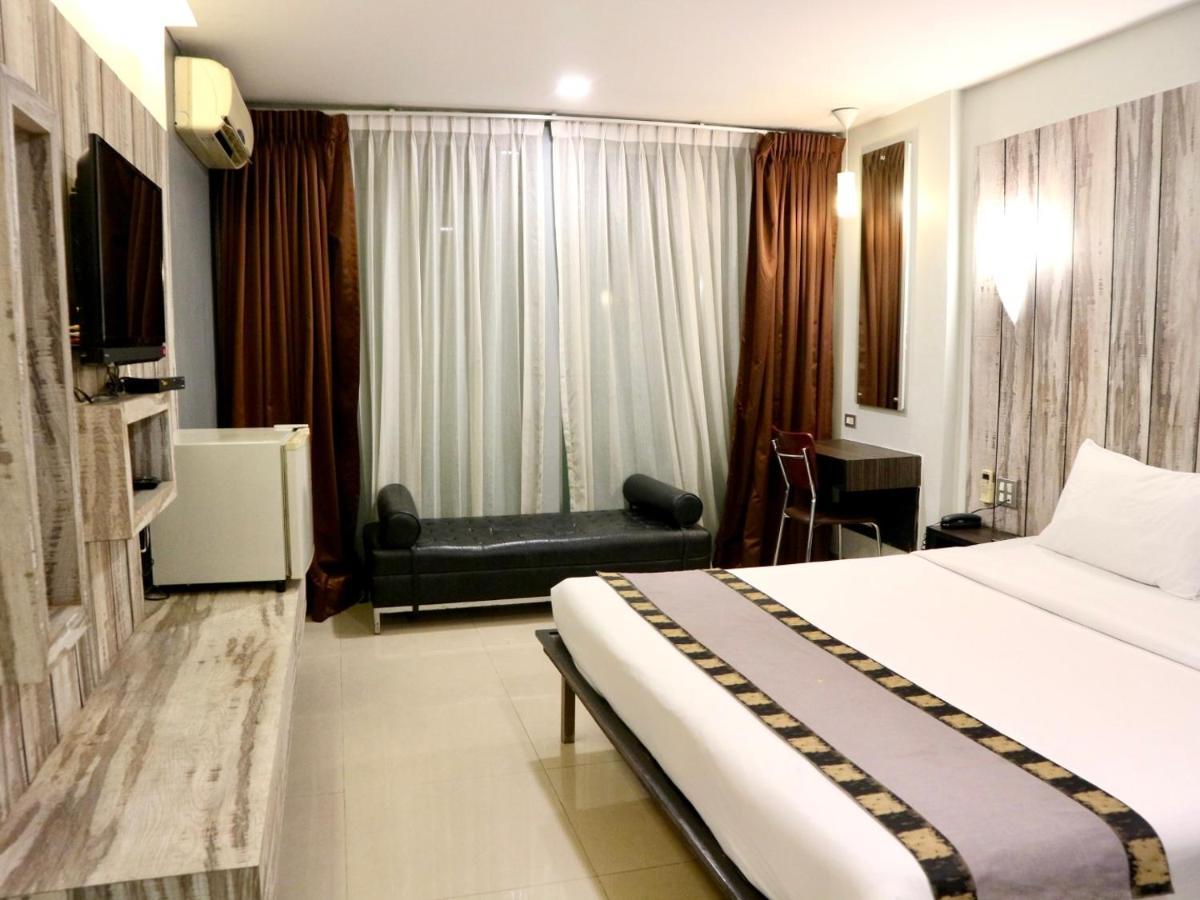 Swana Bangkok Hotel Esterno foto