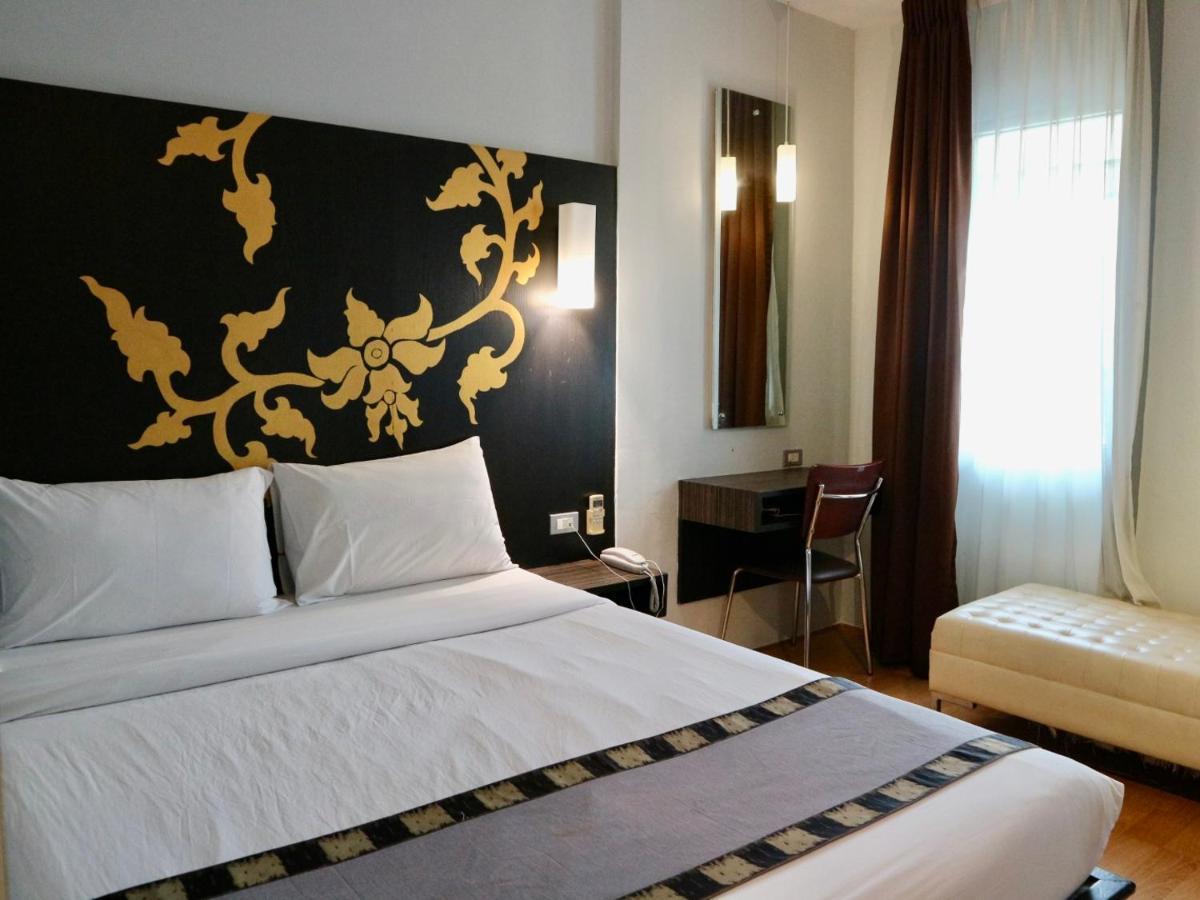Swana Bangkok Hotel Esterno foto