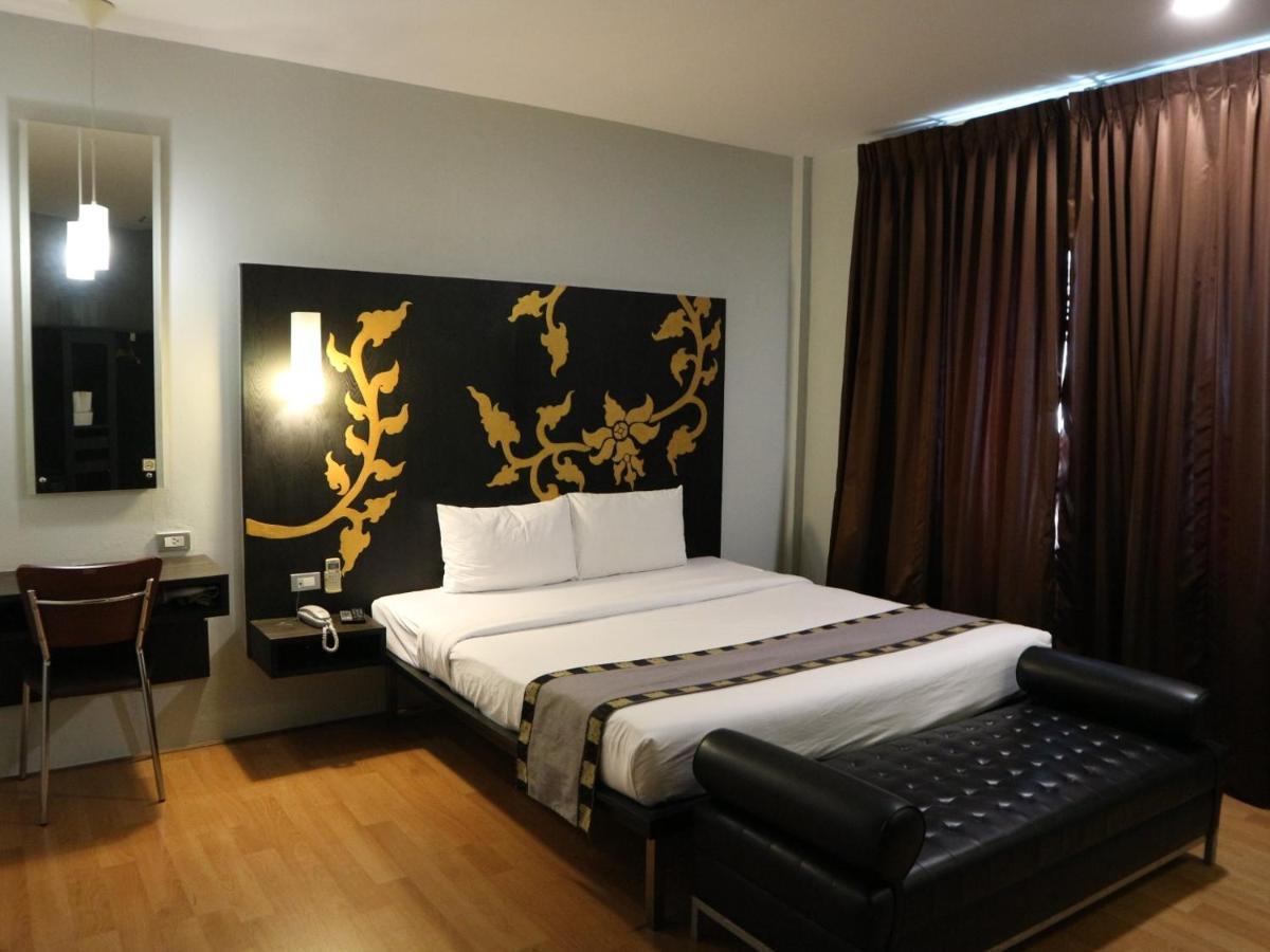 Swana Bangkok Hotel Esterno foto