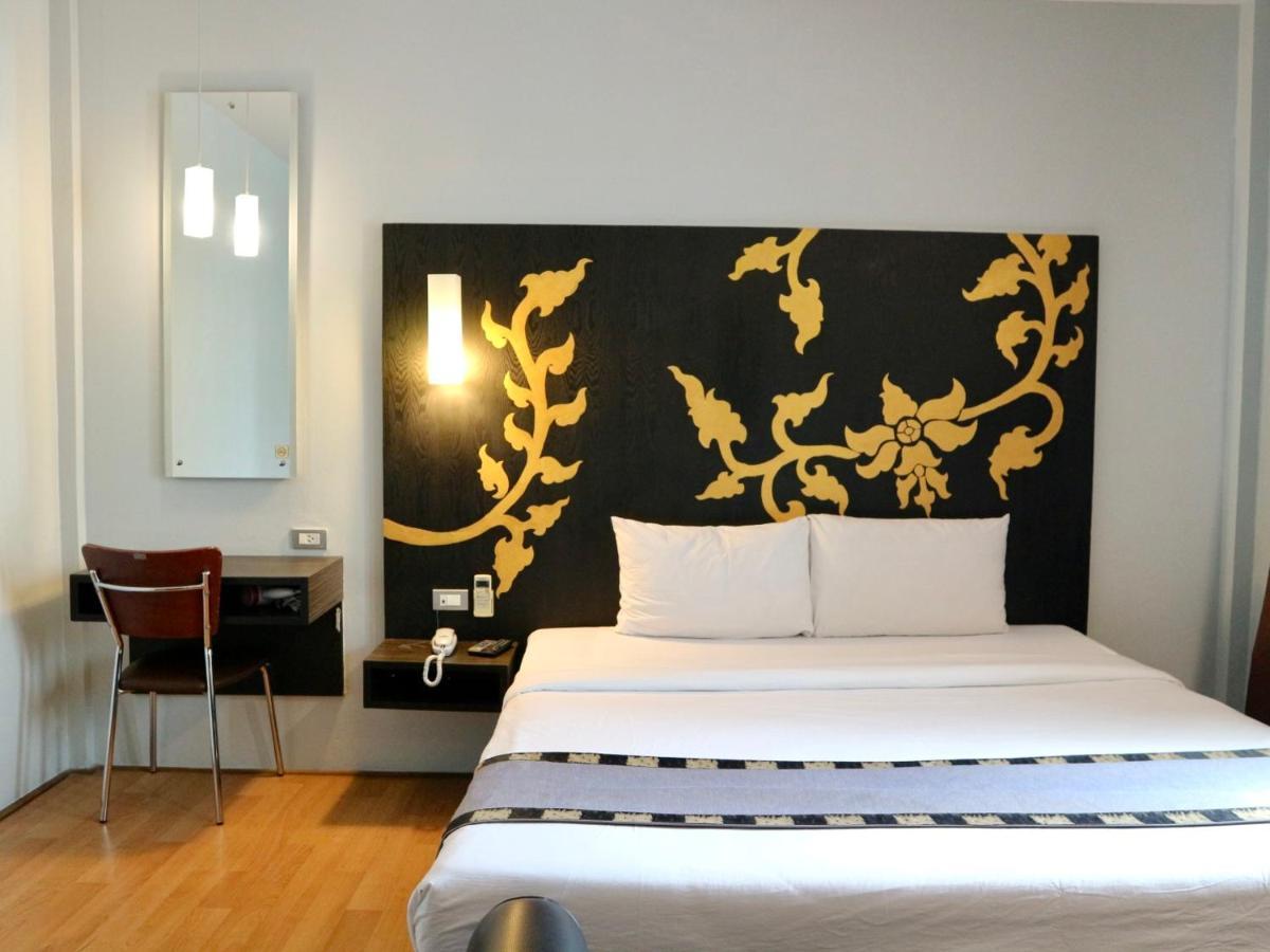Swana Bangkok Hotel Esterno foto