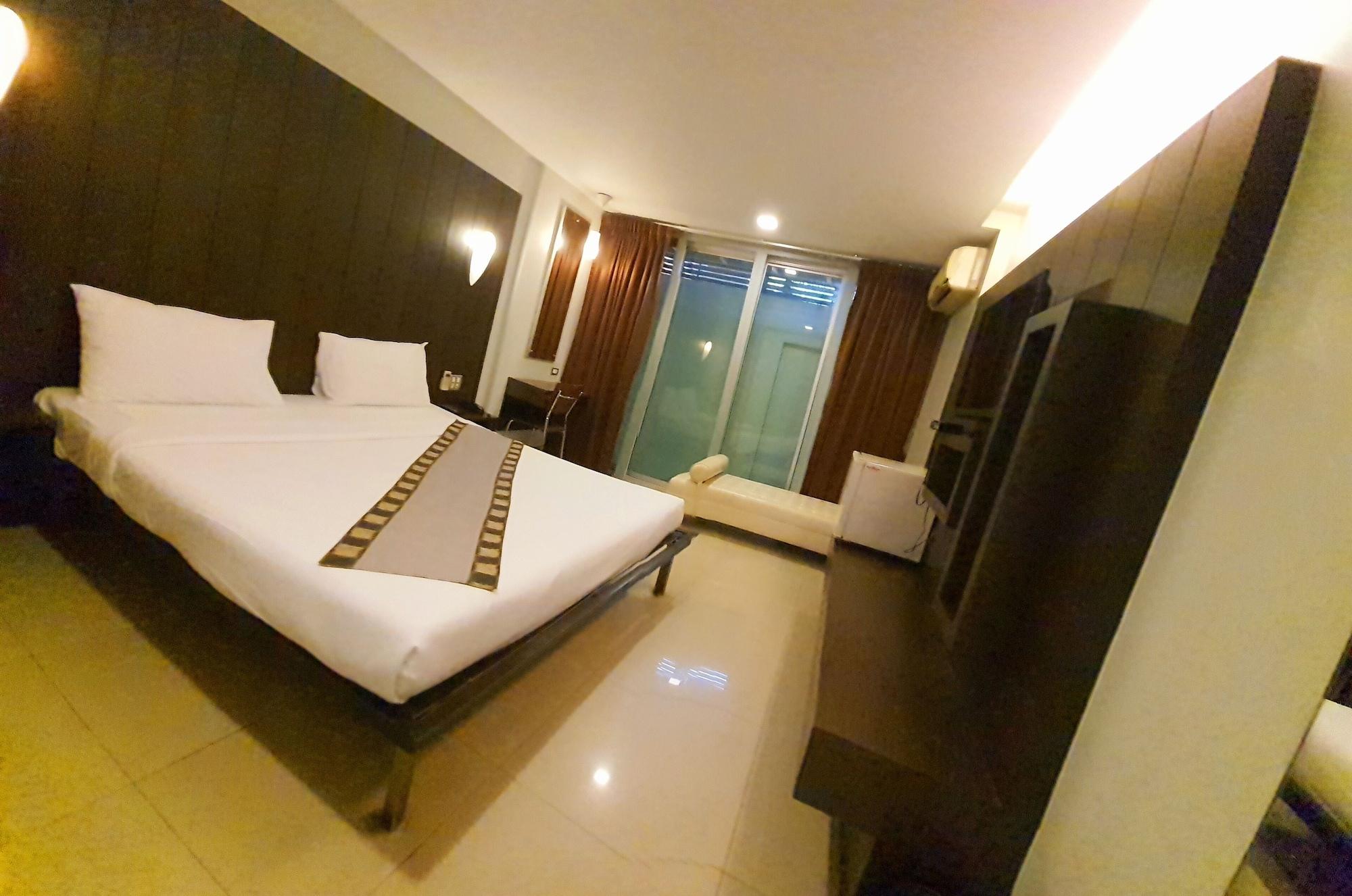 Swana Bangkok Hotel Esterno foto