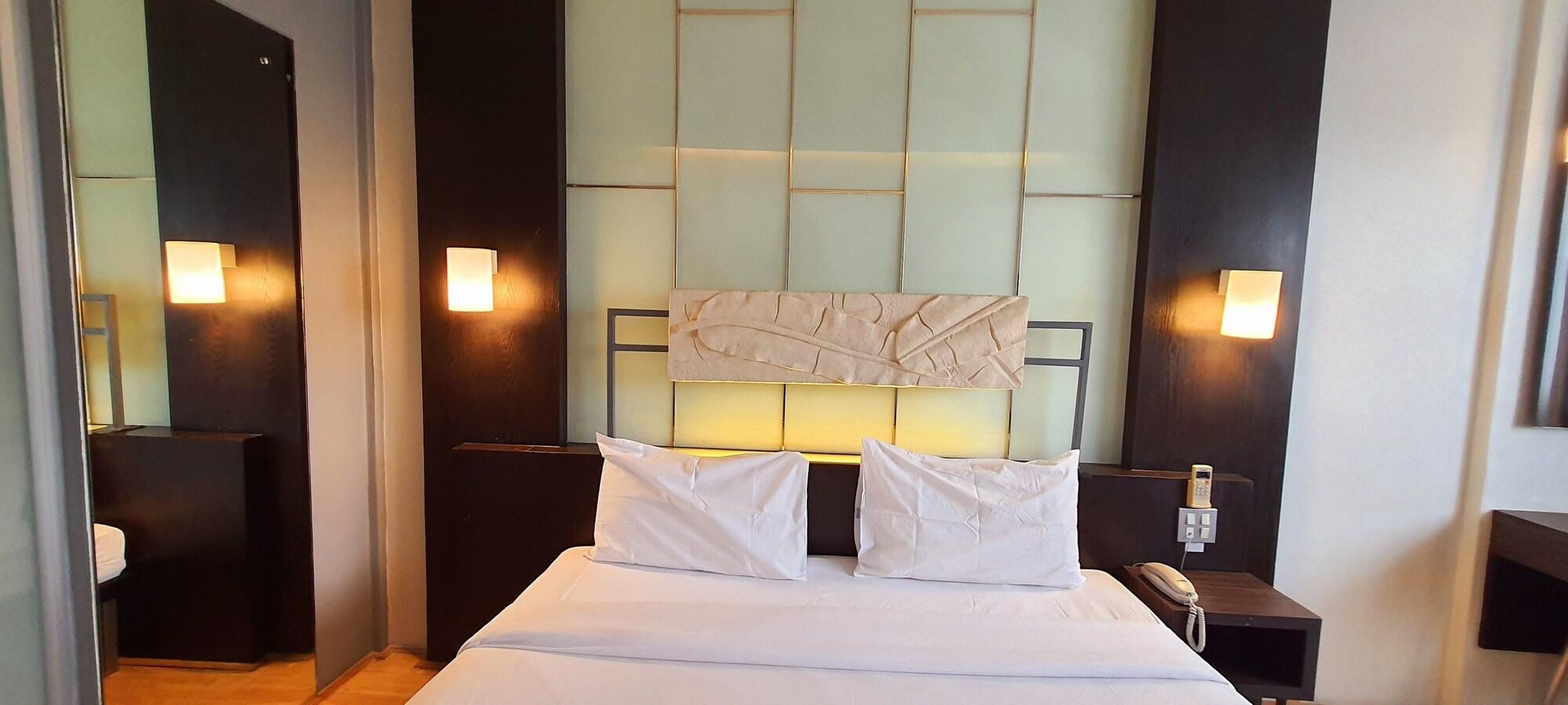 Swana Bangkok Hotel Esterno foto