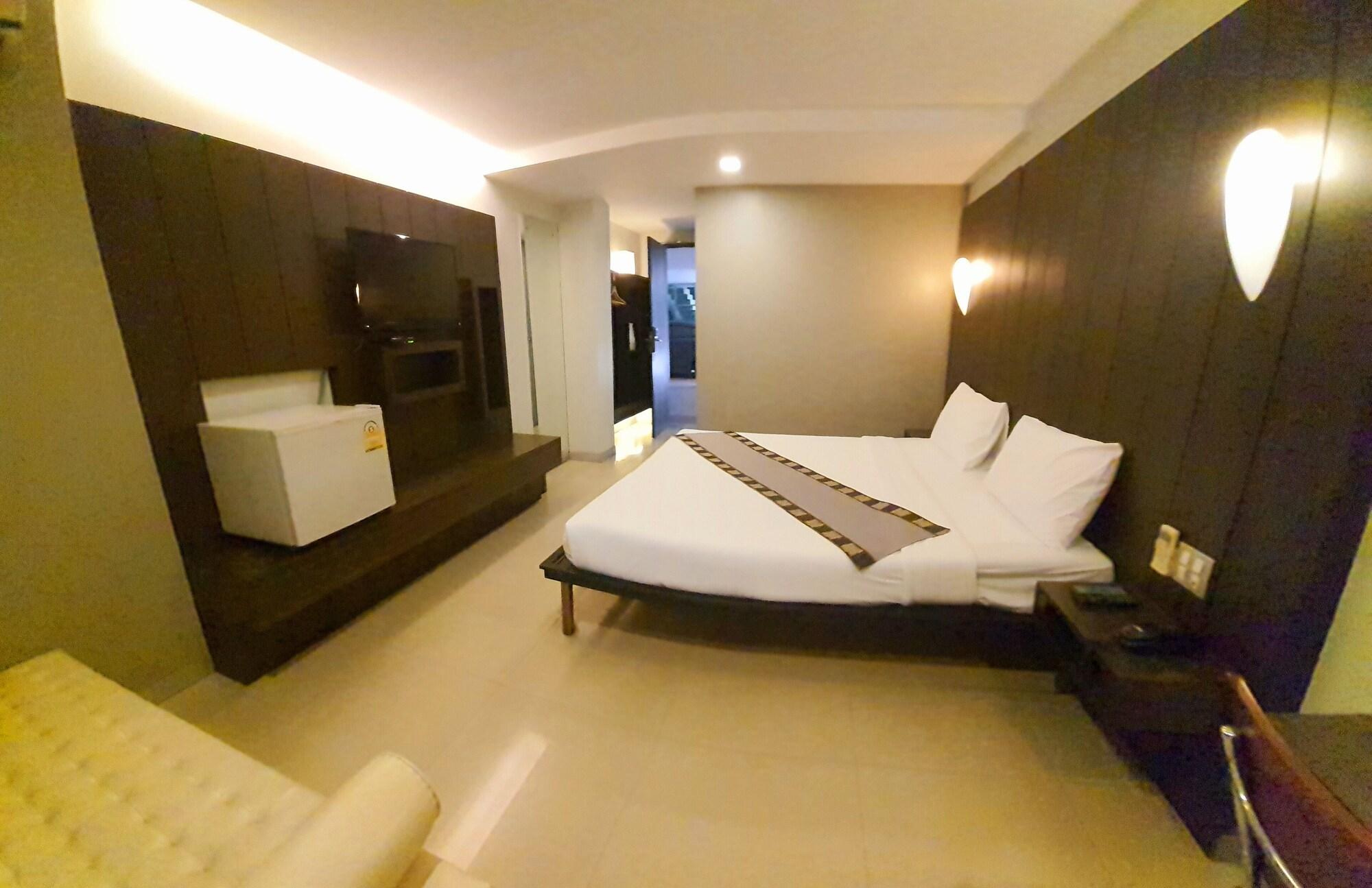 Swana Bangkok Hotel Esterno foto