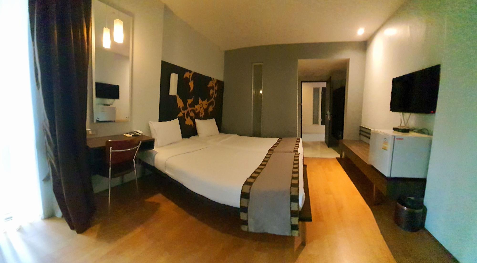 Swana Bangkok Hotel Esterno foto