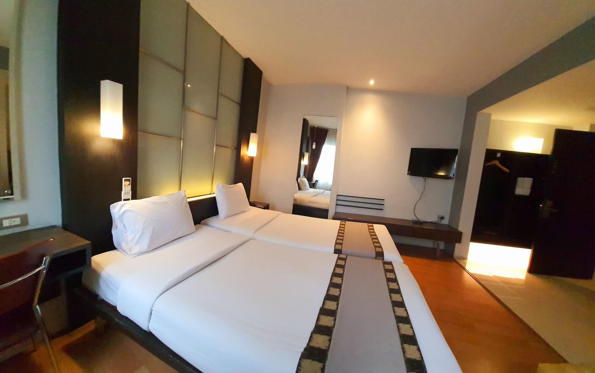 Swana Bangkok Hotel Esterno foto