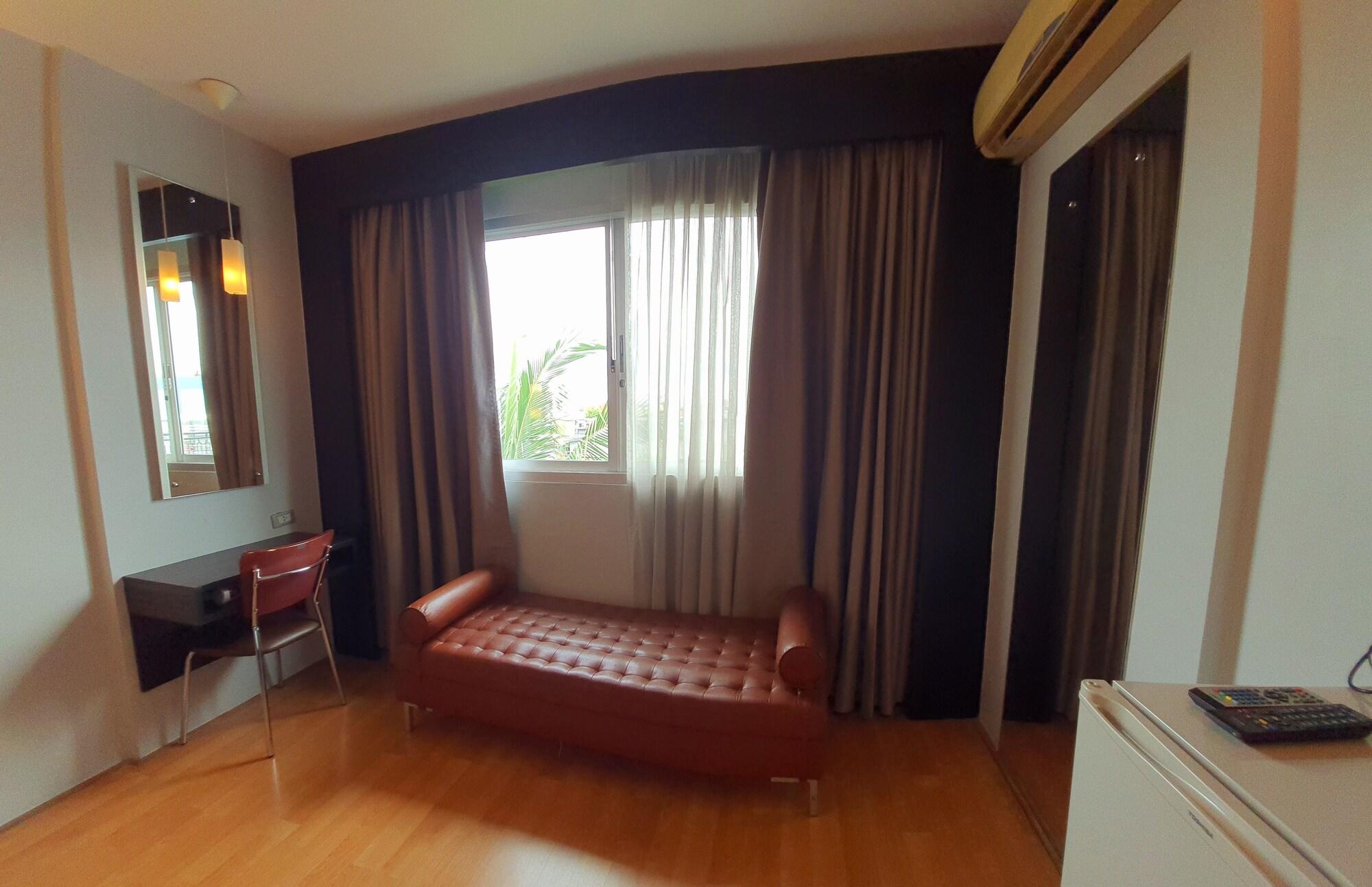 Swana Bangkok Hotel Esterno foto