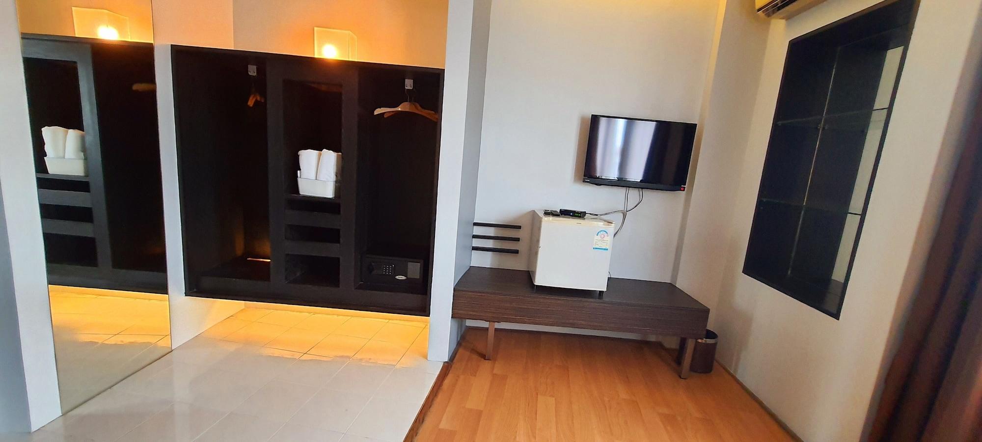 Swana Bangkok Hotel Esterno foto